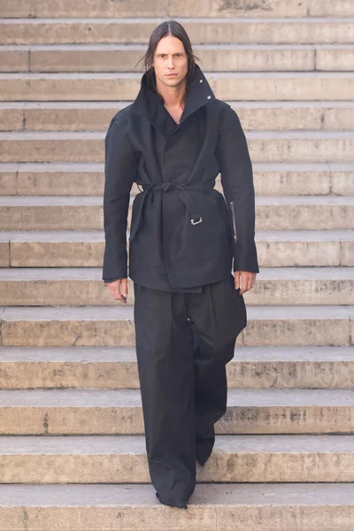 Look 25
